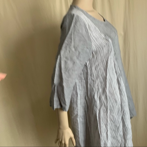 Chalet gray and white striped Linen loganlook top - Picture 6 of 13